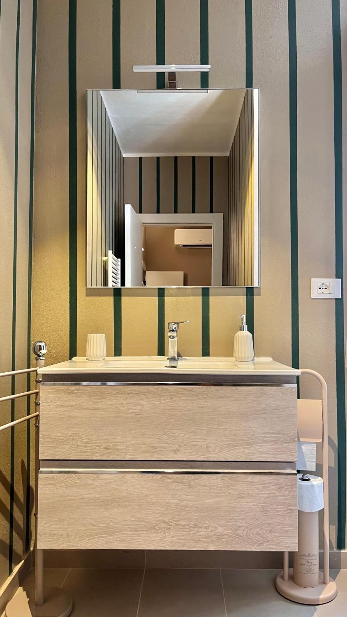 Residenza Cavour Portoferraio City Center ภายนอก รูปภาพ